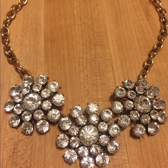 Beautiful clear rhinestone statement necklace! - Picture 2 of 2